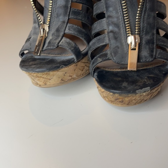 La chateau wedges. Size 8 - Picture 4 of 4